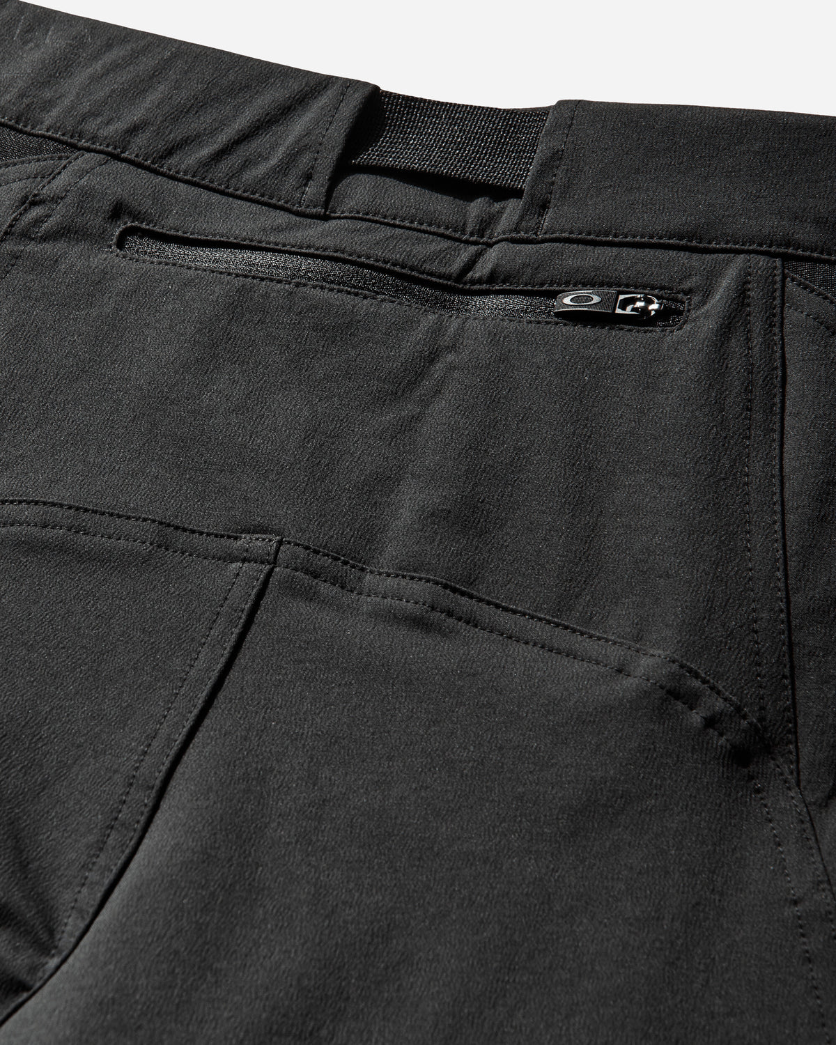 Oakley Latitude Veil 3 4 Short Pitch Black Shorts Short FOA408386 021