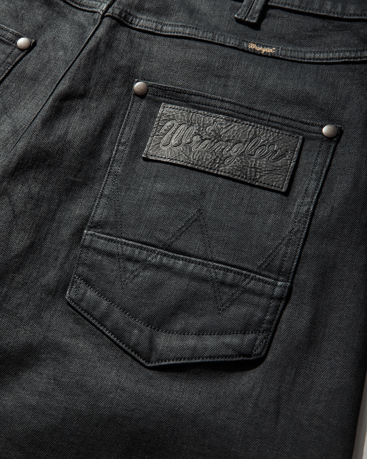 Wrangler Barrel Jeans Black Coated Pants Denim 112384253 BLACKCOATED